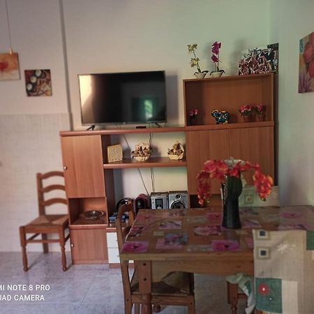 Appartamento Da Andrea & Viola Terralba Esterno foto